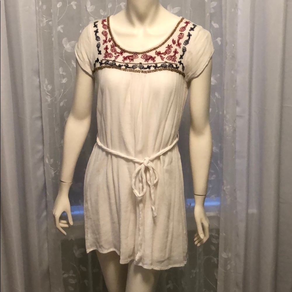 Mi AMI White Embroidered Dress w/ Gold Beading; S